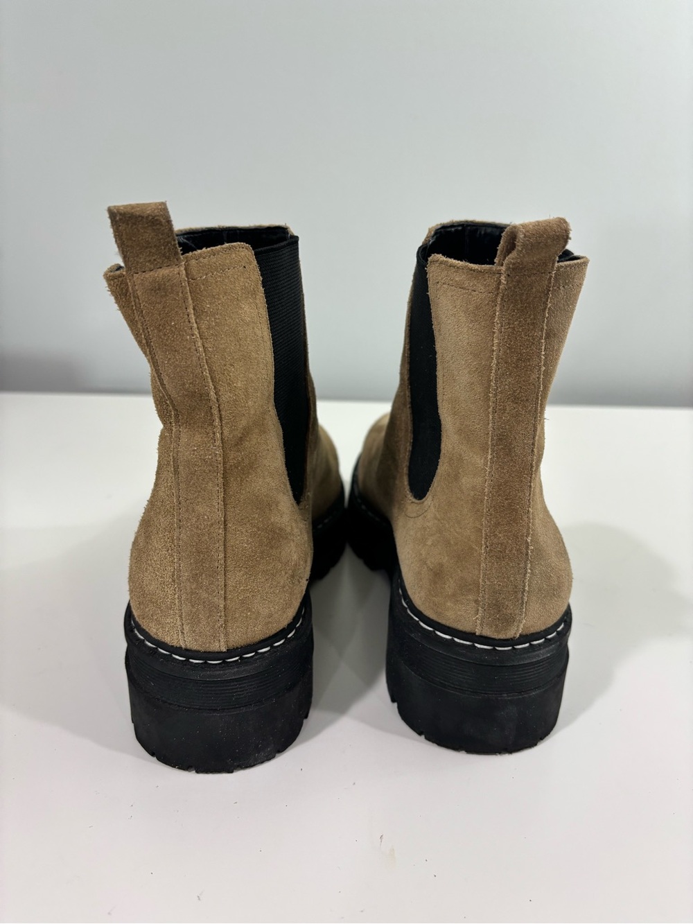 Marc Fisher Padnia Tan Suede Chelsea Lug Boots Sz 9 - Picture 5 of 12